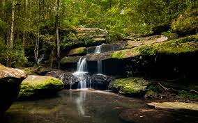 น้ำตกถ้ำใหญ่